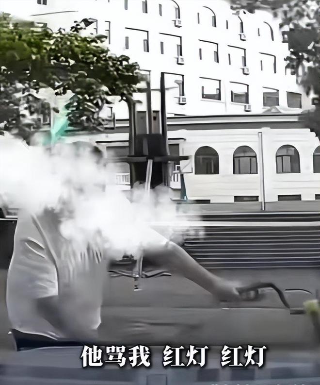 连续撞击下死手还拍炫耀身份被扒麻将胡了沈阳司机故意撞人后续(图1)
