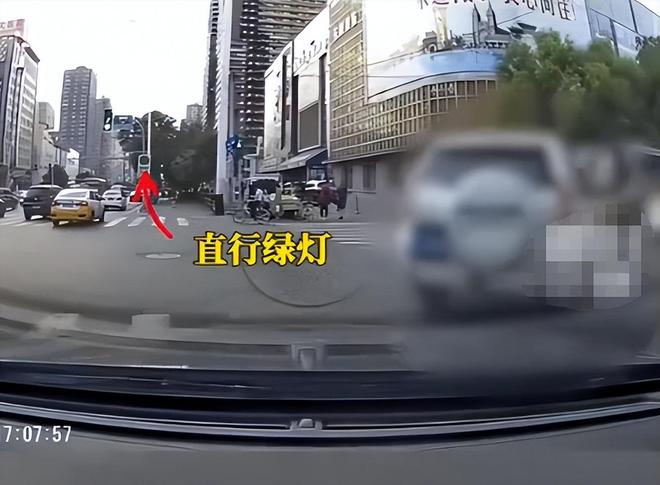 连续撞击下死手还拍炫耀身份被扒麻将胡了沈阳司机故意撞人后续(图17)