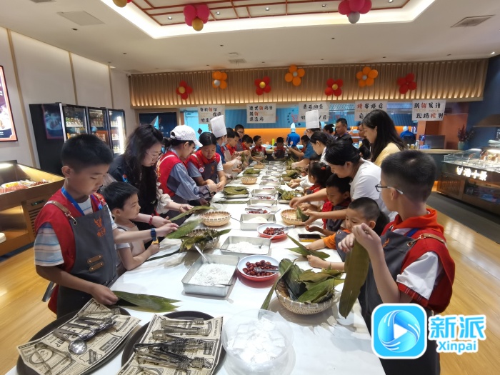 美味和牛火锅 小记者端午节过美了麻将胡了2模拟器试玩学包粽子品尝(图3)